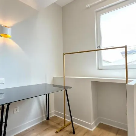 2 Bedroom Spacious Near Pere Lachaise * Paris