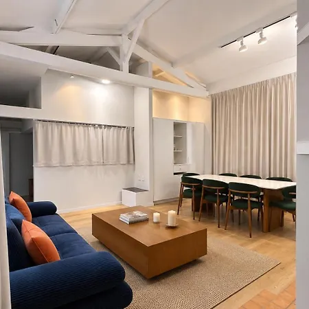 2 Bedroom Spacious Near Pere Lachaise *