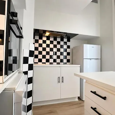 2 Bedroom Spacious Near Pere Lachaise * Paris